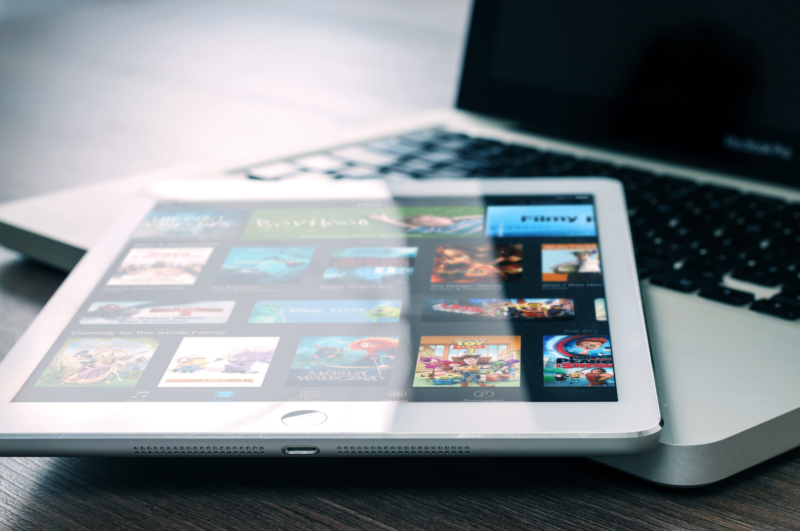 Media consumption platforms: tablets and computers